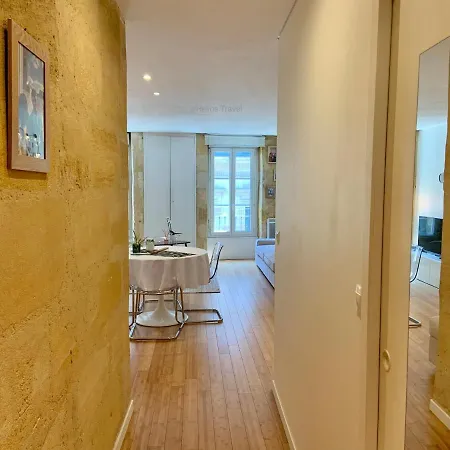 Le Sainte Croix, Beau T2 Lumineux A 800 M De La Gare St Jean Apartment